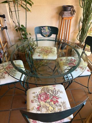 Mesa y 4 Sillas de Jardín