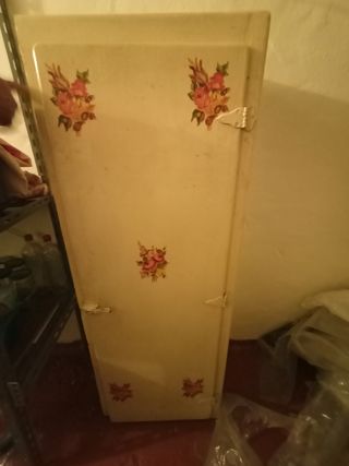 Armario Vintage Beige con Flores