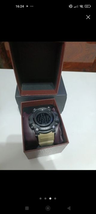 Reloj Deportivo Digital Negro y Beige