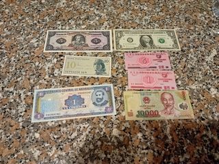 Lotto 7 banconote mondiali