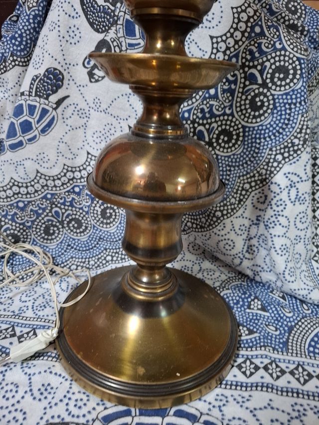 Pie de lámpara vintage metal dorado