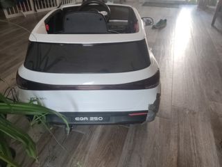 Vehículo con batería para niños