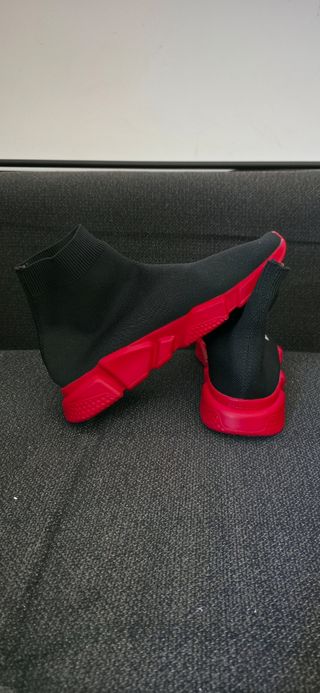 Balenciaga Sneakers Negras y Rojas Talla 43