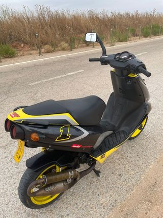 Aprilia SR 50 scooter