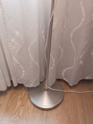 Lámpara de pie moderna