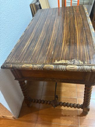 Mesa de despacho antigua de madera y metal