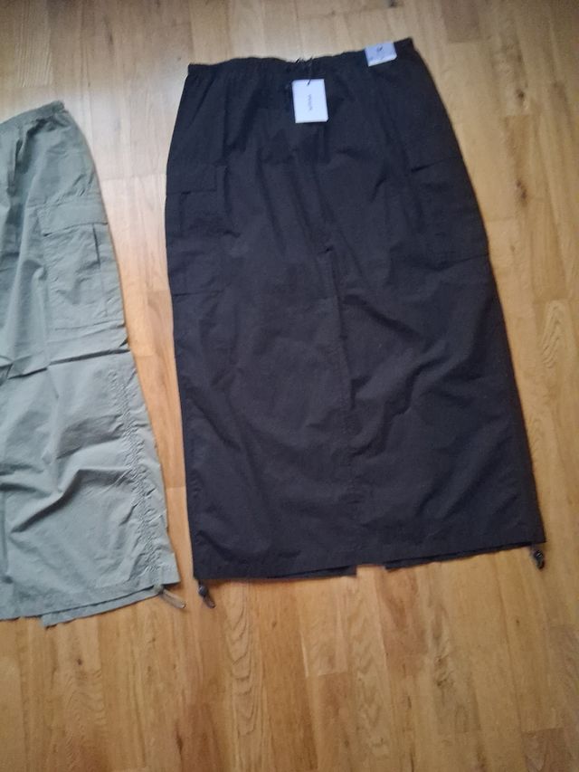 Gonne beige e nere Set di gonne nuove