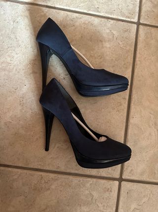 Scarpe con tacco blu e nere marca Osey