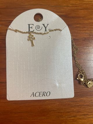 Cadena de acero dorada con colgante