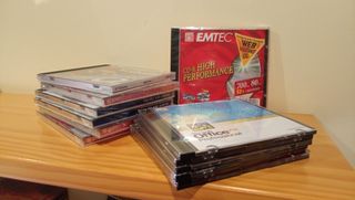 Cajas CD Verbatim, Emtec, Sony