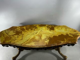 Antigua mesa de bronce y mármol