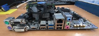 Placa Base Gigabyte GA-H110M-S2H + i5