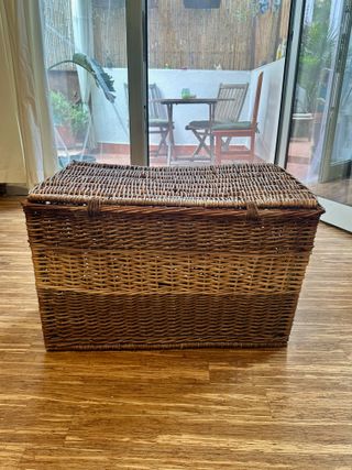 Baúl de mimbre con tapa