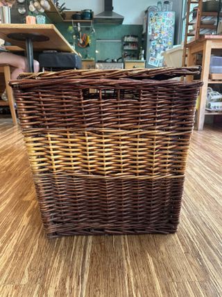 Baúl de mimbre con tapa