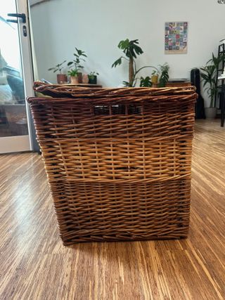 Baúl de mimbre con tapa