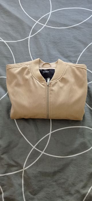Chaqueta bomber beige Pull&Bear