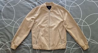 Chaqueta bomber beige Pull&Bear