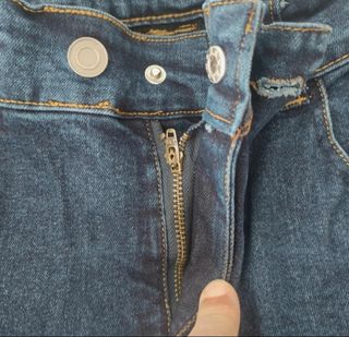 Pantalón vaquero con protecciones