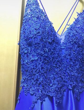 Vestido azul eléctrico para fiesta