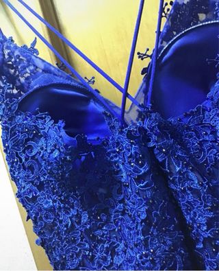 Vestido azul eléctrico para fiesta