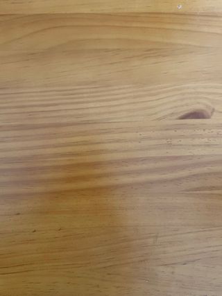 Silla de madera marrón