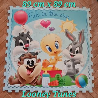 Alfombra Puzzle Looney Tunes y Doraemon 89x89cm