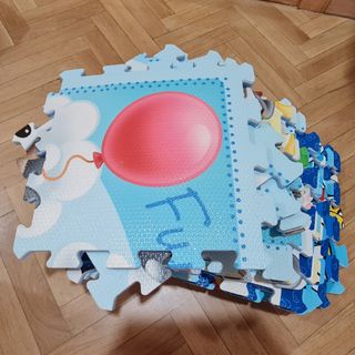 Alfombra Puzzle Looney Tunes y Doraemon 89x89cm
