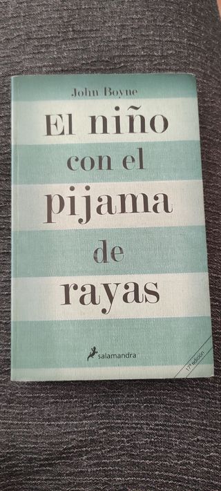 El Niño con el Pijama de Rayas