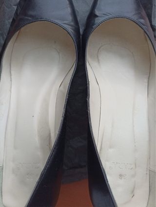 Salones piel negros Zara Talla 38