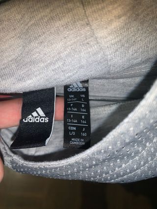 Sudadera Adidas Gris
talla L niño