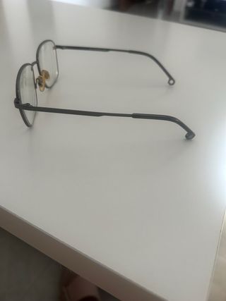 Gafas de vista grises