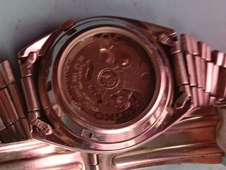 Reloj Seiko Hombre Negro y Plateado