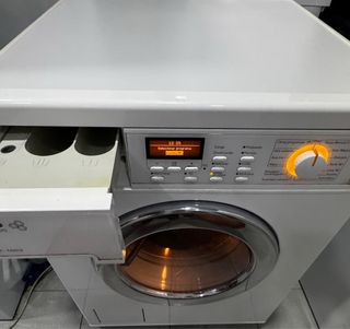 LAVADORA SECADORA MARCA MEIELE  
