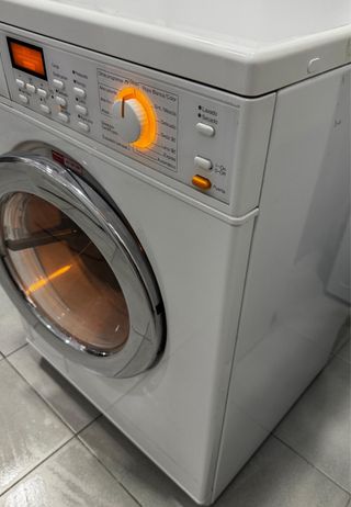 LAVADORA SECADORA MARCA MEIELE  