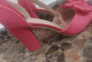 Tacones Fucsia Elegantes con Lazo