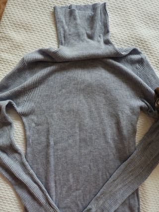Jersey cuello alto gris