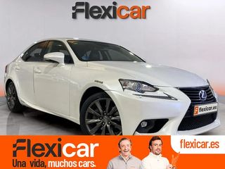 Lexus IS 2.5 300h Executive Parking