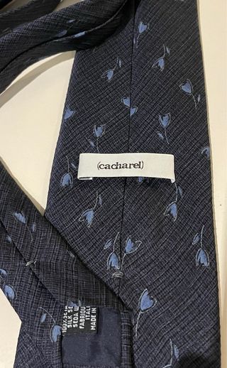 Corbata Cacharel azul con estampado floral