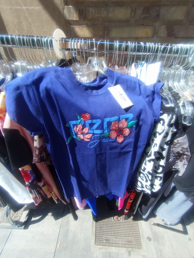 LOTE ROPA MUJER FERIAS -STOCK-OUTLET- MERCADILLO-