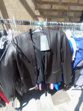 LOTE ROPA MUJER FERIAS -STOCK-OUTLET- MERCADILLO-