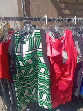 LOTE ROPA MUJER FERIAS -STOCK-OUTLET- MERCADILLO-