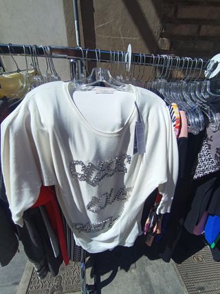 LOTE ROPA MUJER FERIAS -STOCK-OUTLET- MERCADILLO-