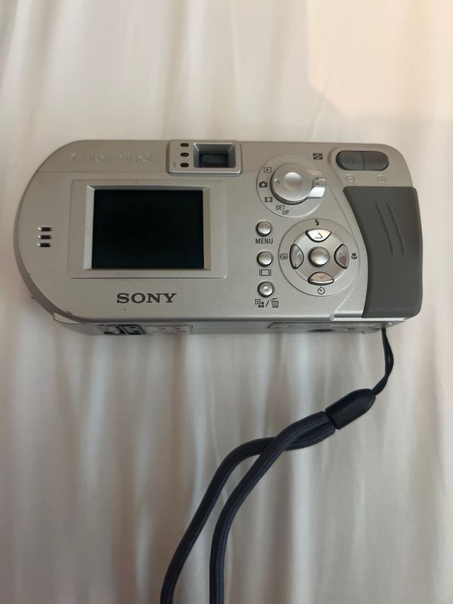 Sony Cybershot Cámara Digital Plata 3.2 MP