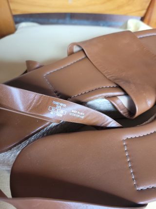 Sandalias de cuña marrones
