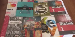 Libros 1 bachillerato 7 euros algunos otros a 20