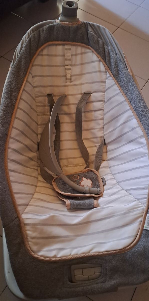 Mecedora Ingenuity Gris