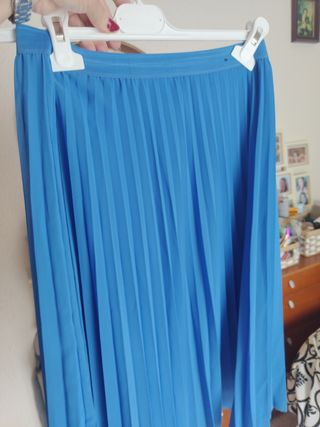 Falda plisada azul