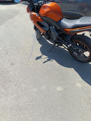Kawasaki ER6F 650cc.Naranja 2011 en perfecto estad