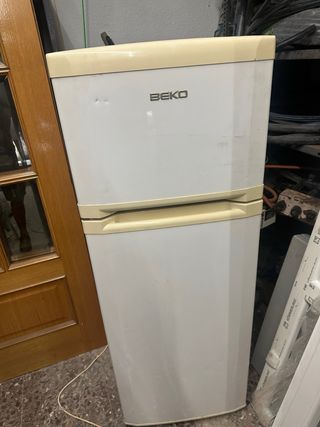 Nevera Beko blanca