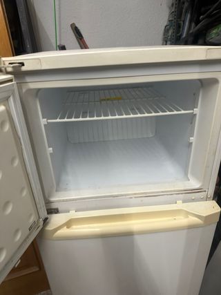 Nevera Beko blanca